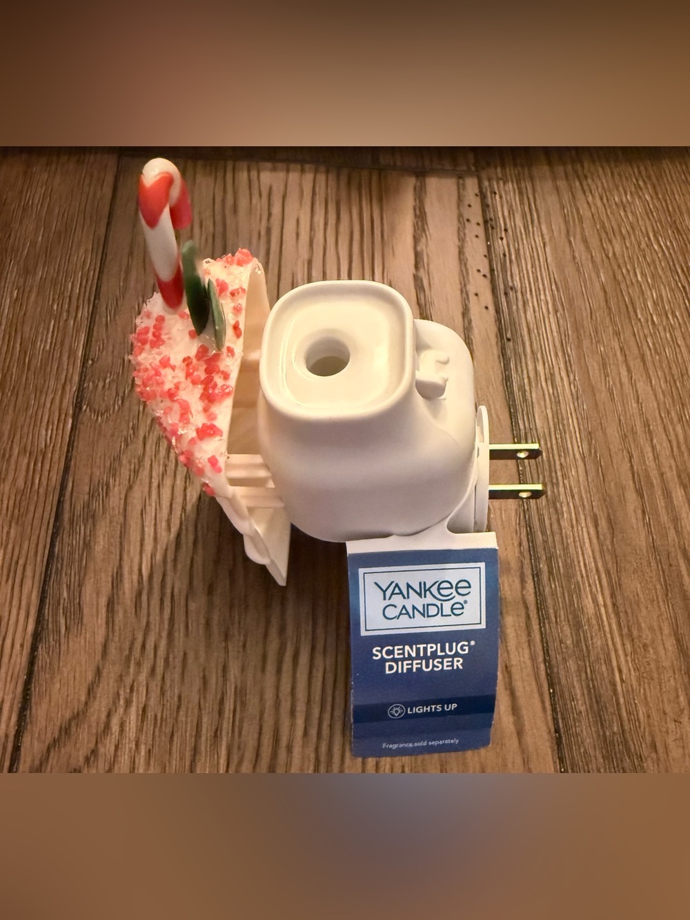 NWT Yankee Candle Christmas Cake ScentPlug Diffuser + Refill - Picture 3 of 8